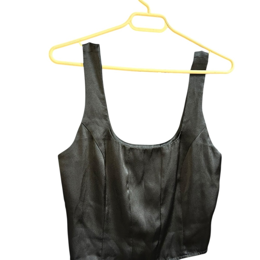Express Body Contour Black Satin Square-Neck Crop Tank
